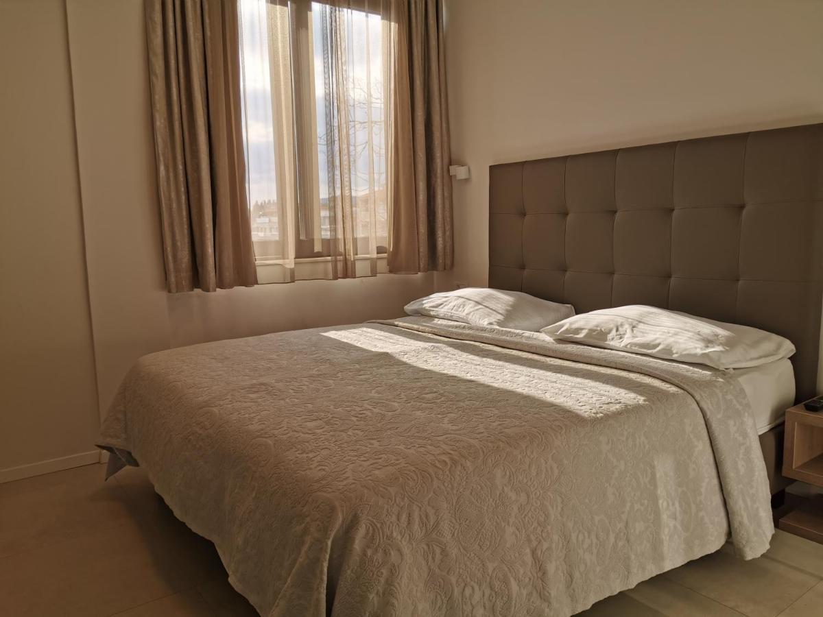 Luxury Rooms Pino Сплит Екстериор снимка